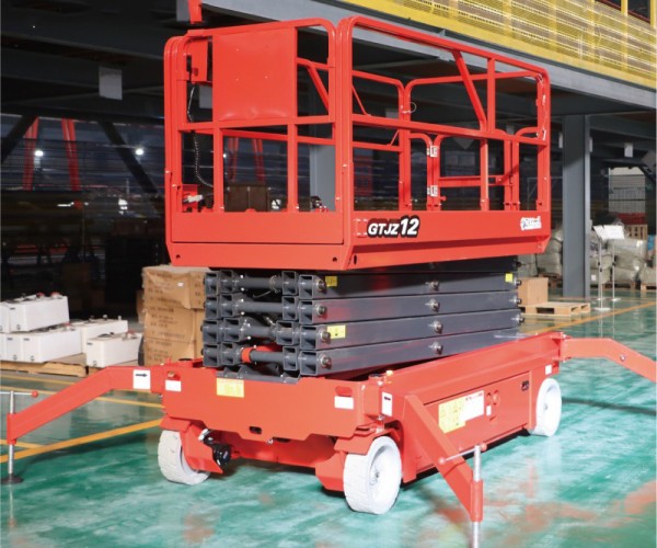 白山自行走升降机